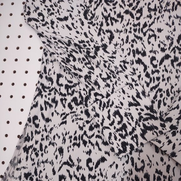 Simpli High Neckline, Poly Spandex Blouse, Size 4 - Picture 5 of 8